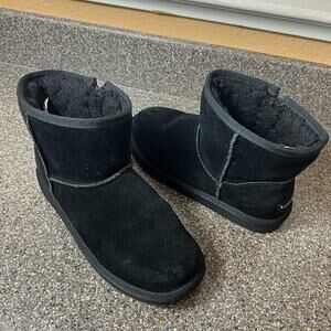 Koolaburra Ugg Black Suede Winter Boots Youth 4 Faux Fur Lining Pull On Womens 6